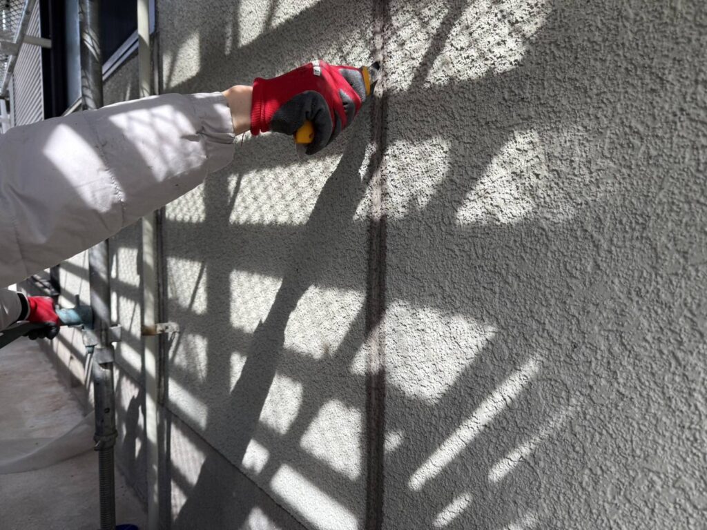 既存コーキング撤去