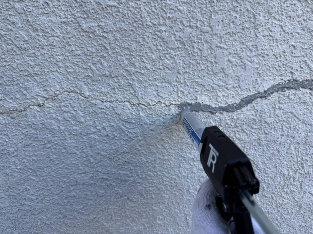 下地処理(クラック補修)