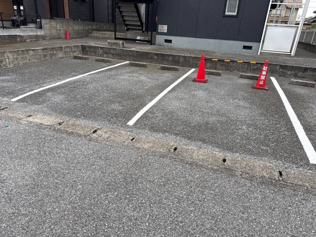 駐車場ライン引き完了