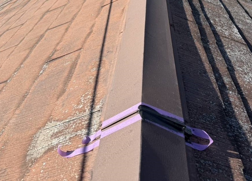 下地処理(棟板金コーキング)