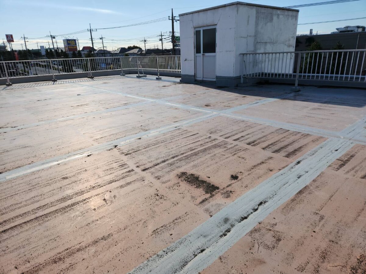 劣化した屋上を密着工法で見違えるほどの屋上に