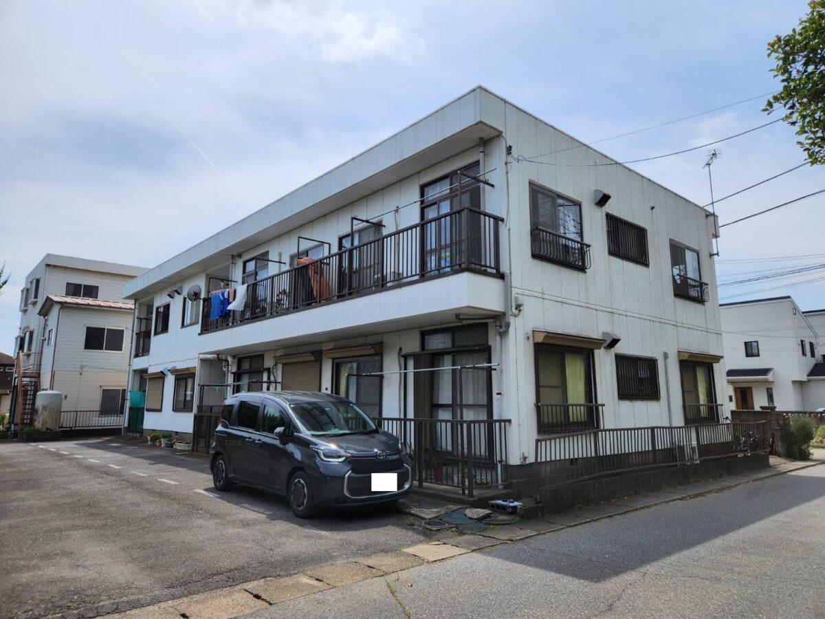 剥がれや錆を徹底補修！高性能のシリコン塗料でアパートの外観と耐久性を実現