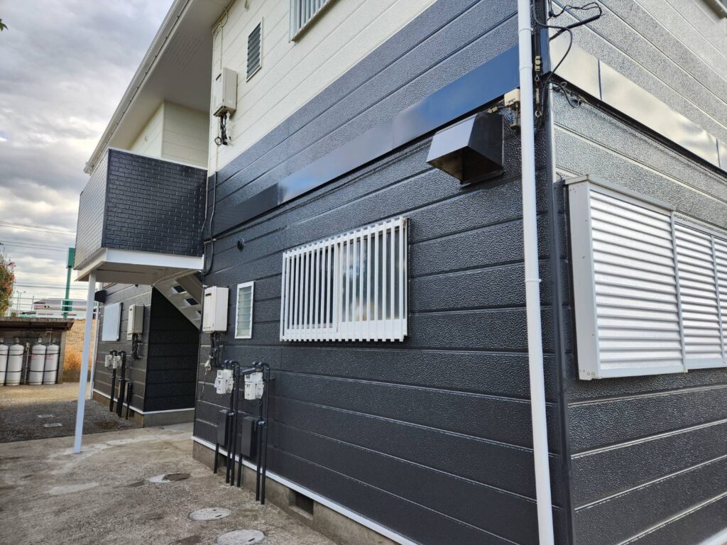 KFワールドセラグランツWの塗膜は固く滑らかで雨で汚れを落とすせっるふクリーニング機能も。