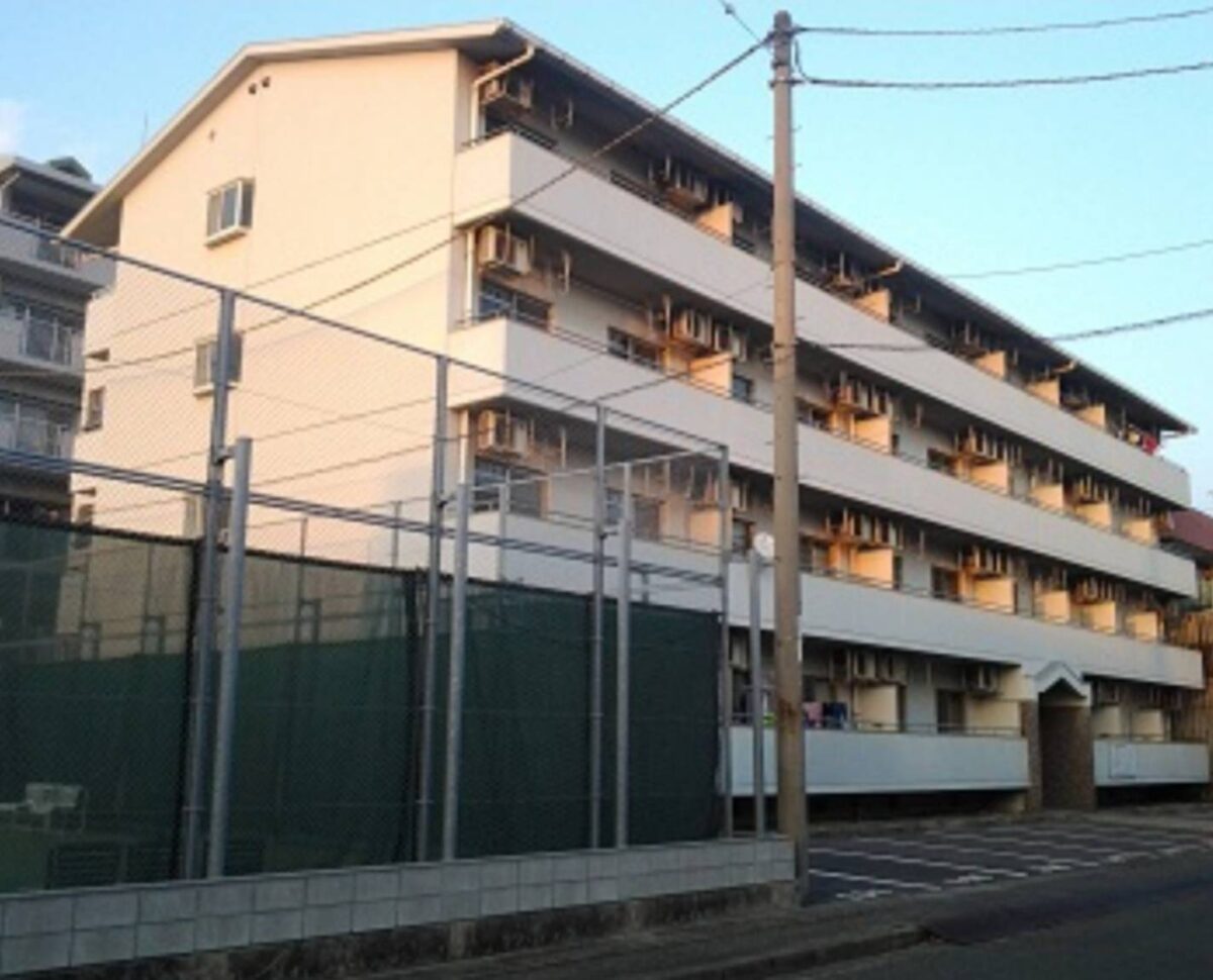 最高級無機塗料で資産価値を再生。マンションの意匠性と耐久性を高める大規模修繕工事