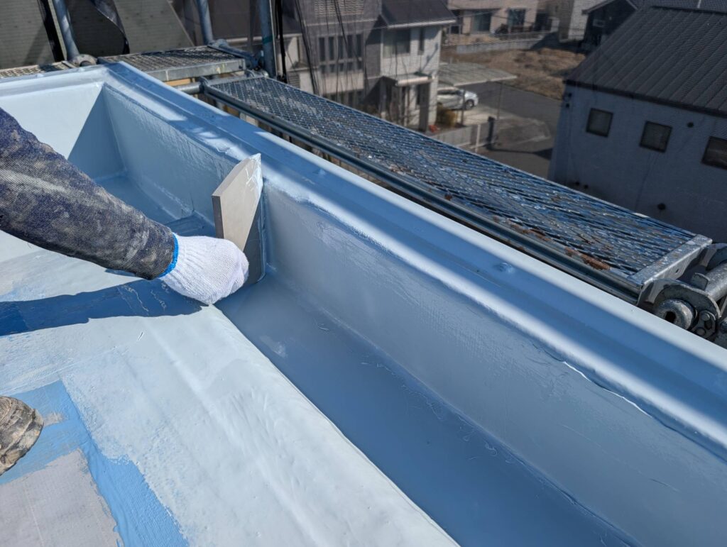 12.ウレタン塗装(立ち上がり)1層目