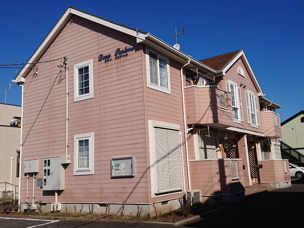 長期間美観を守る超高耐久な無機塗料でピンクからモダンなネイビーへ一新！