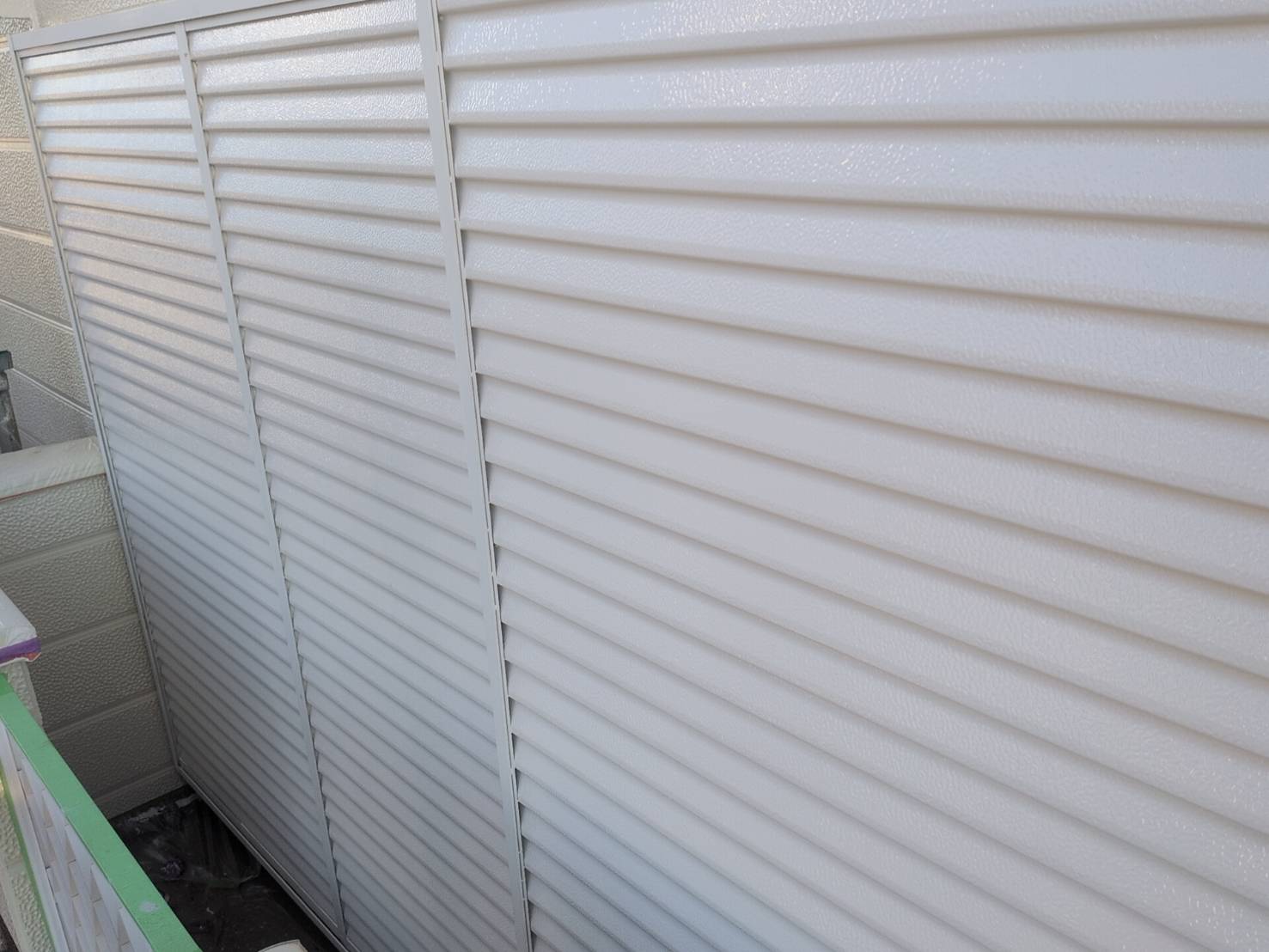 千葉県袖ケ浦市アパートA棟　付帯塗装（雨戸・帯板・スリムダクト・水切り塗装）