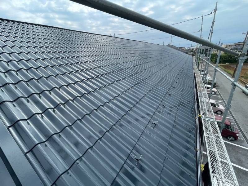 プレミアム無機塗料の摘要塗膜により、高い光沢感が復活しました。20年先を見据えた耐候性を備えています。