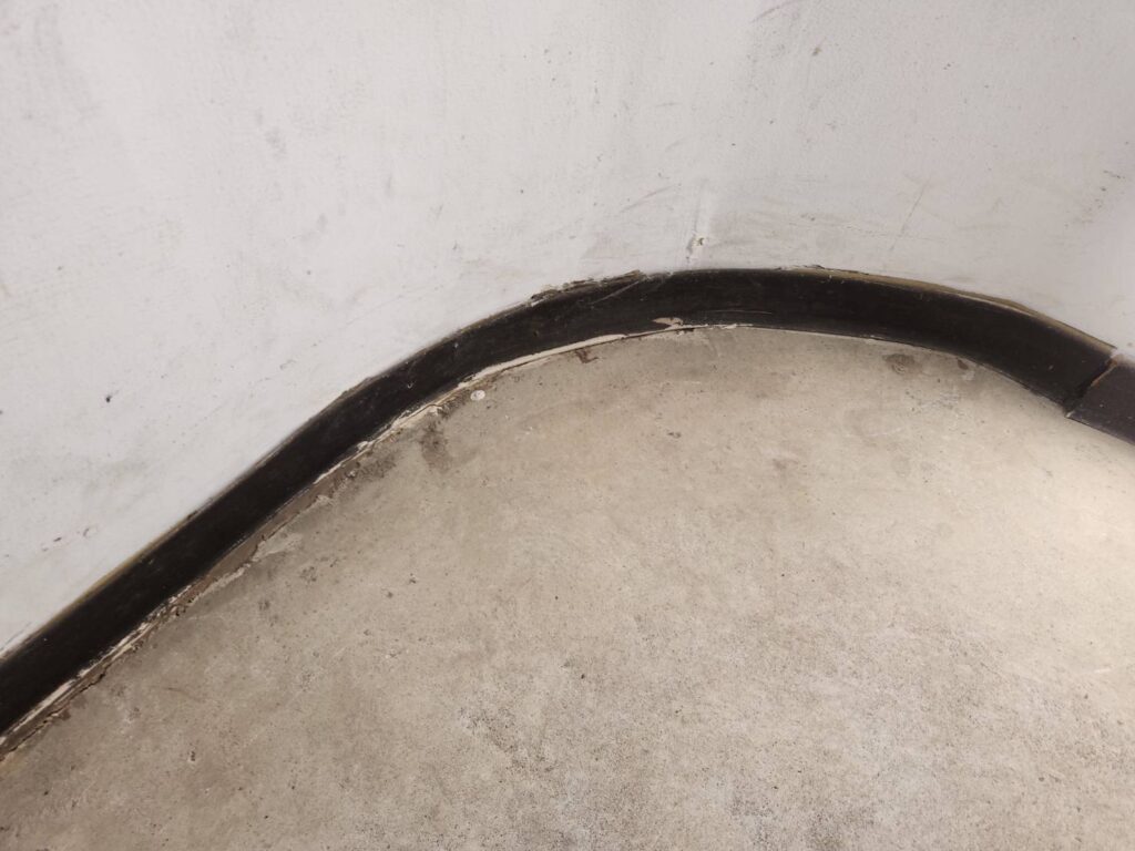 階段室壁（内部）