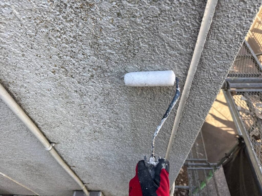 外壁補修(カチオンシーラー塗布)