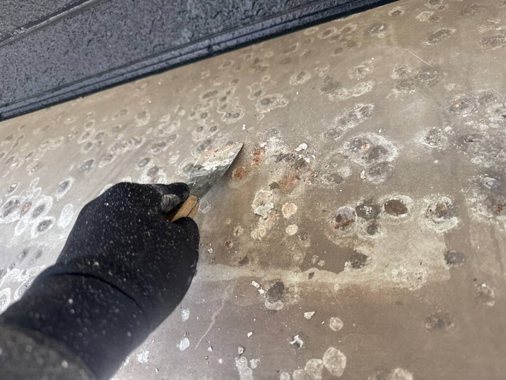 下地処理ケレン
(シャッターBOX)