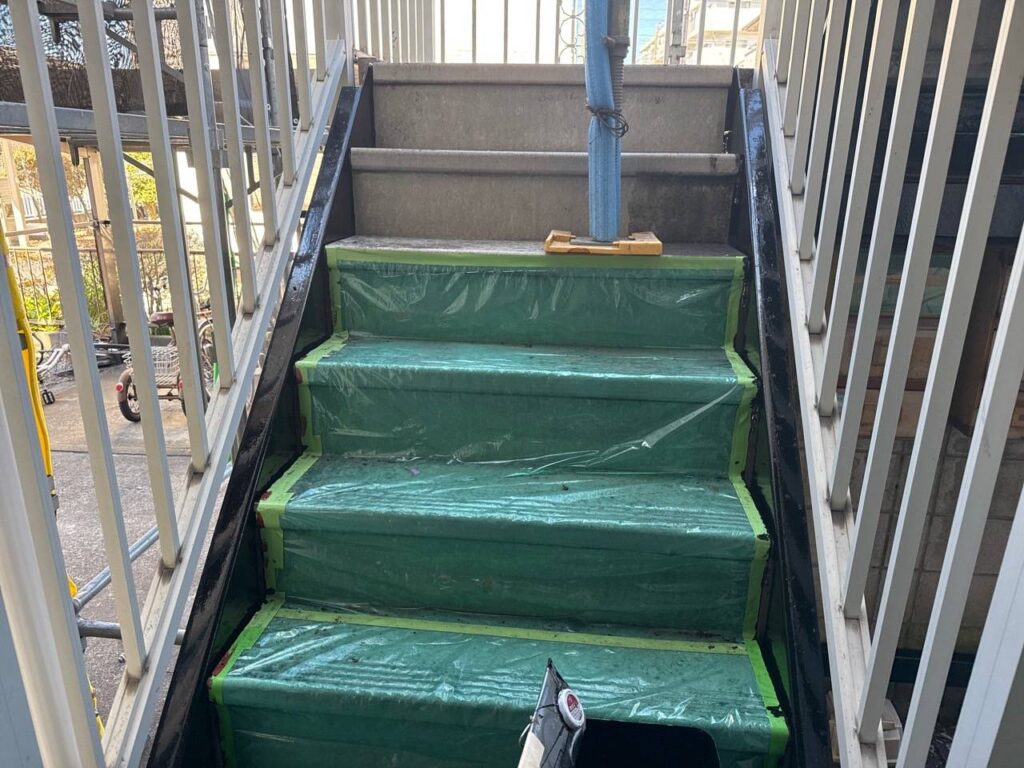 階段鉄部塗装完了