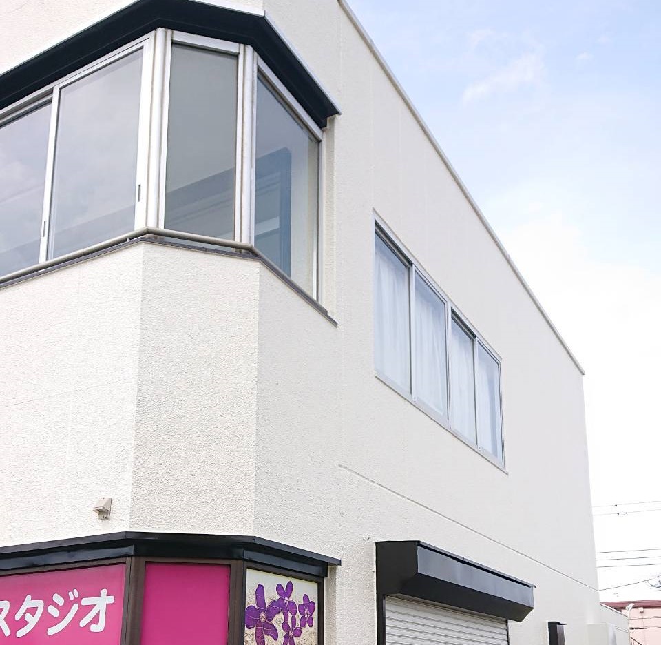 建物全体が明るく清潔感のある外観に生まれ変わりました。