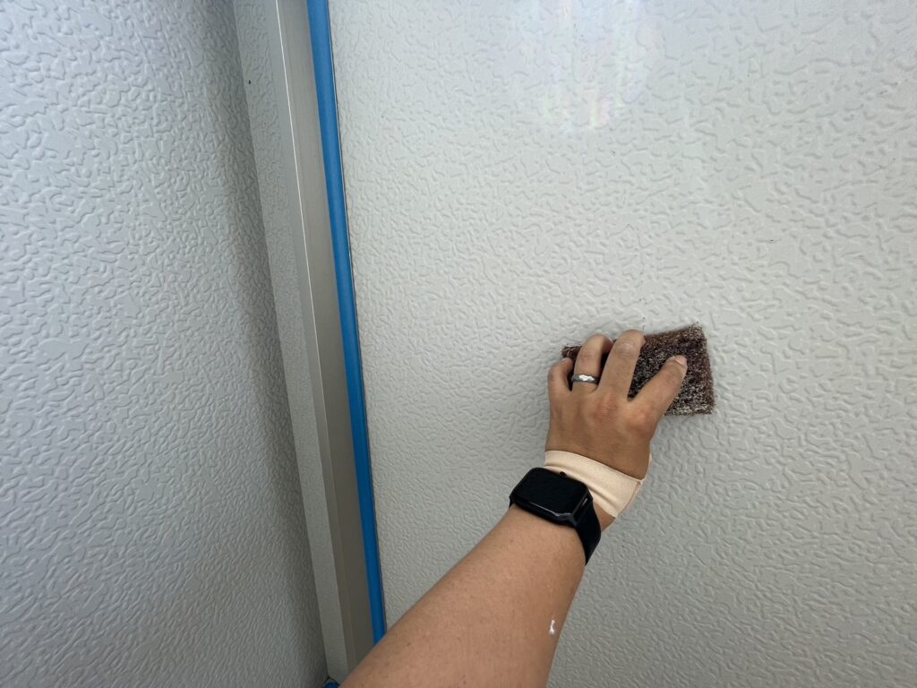 ケレン（ベランダ内壁）