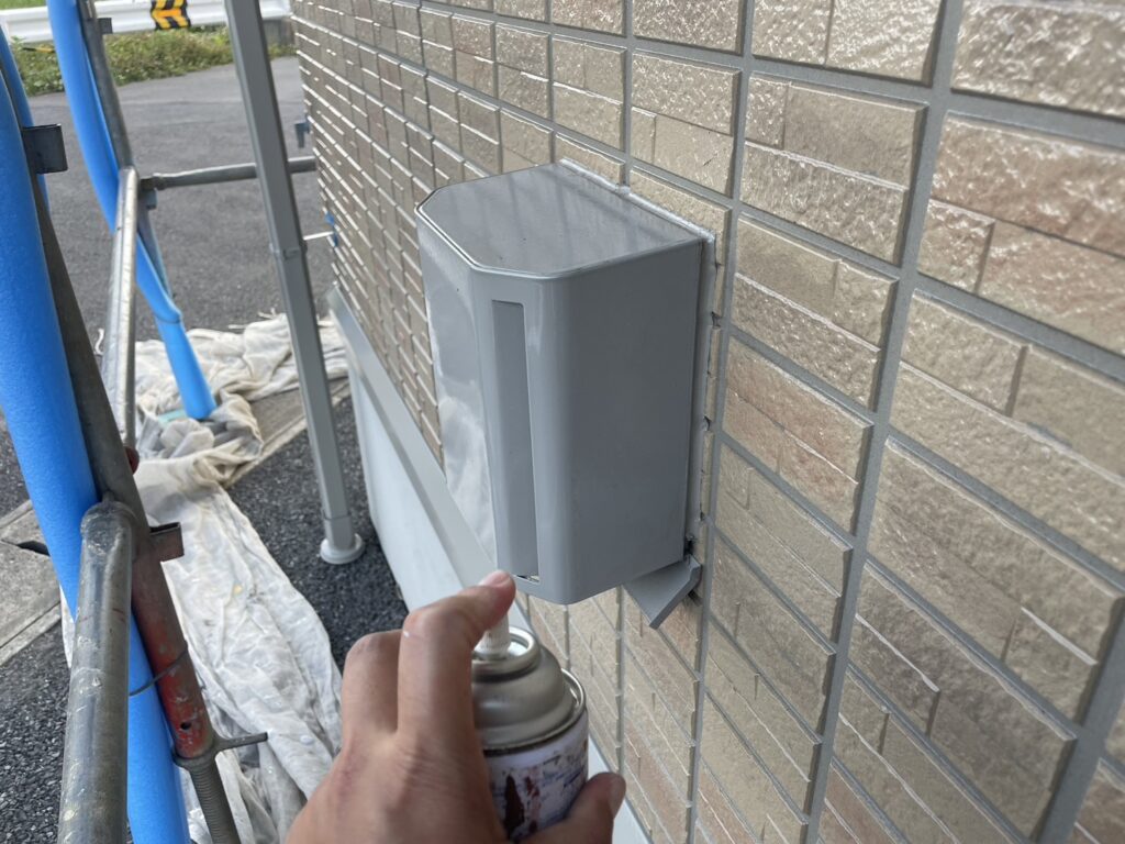 下塗り（換気口）