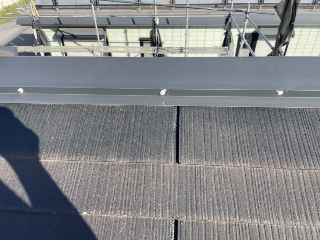 下地処理(屋根釘頭コーキング)完了