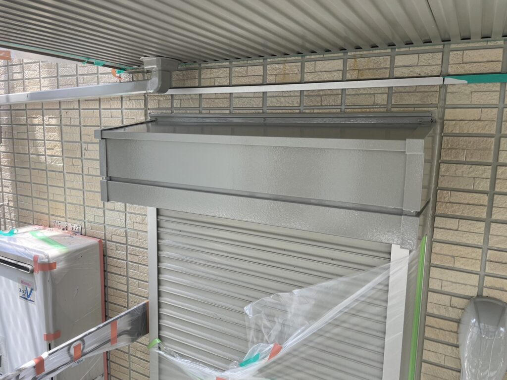 シャッターBOX塗装完了