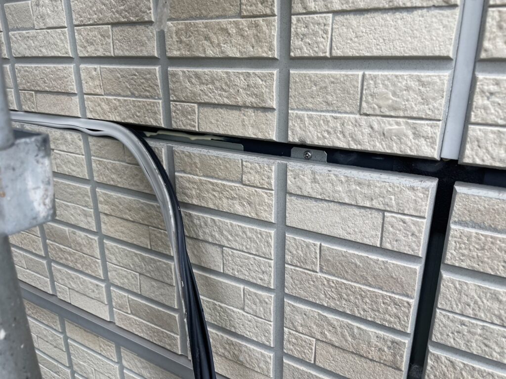 既存コーキング撤去